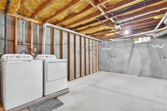 Building Photo - 201 Tamarack Ln