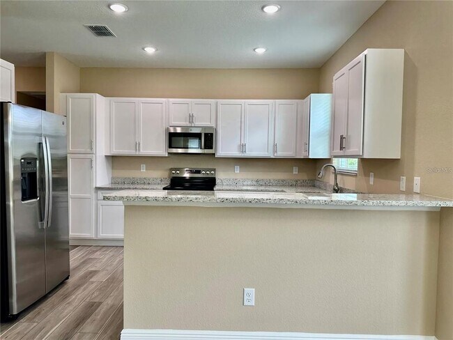 Building Photo - 13075 House Finch Rd