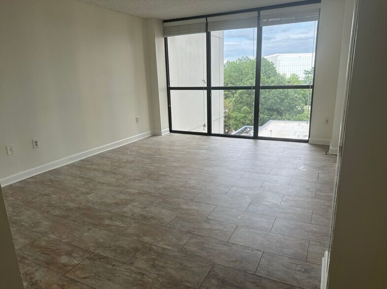 Building Photo - 1280 W Peachtree St NW