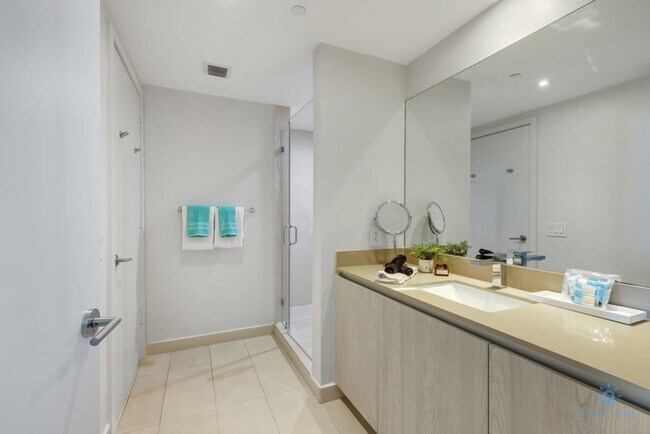 Building Photo - 4111 S Ocean Dr