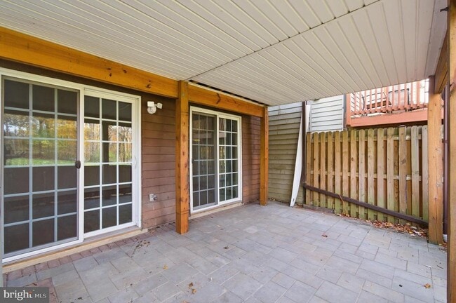 Building Photo - 7393 Swan Point Way