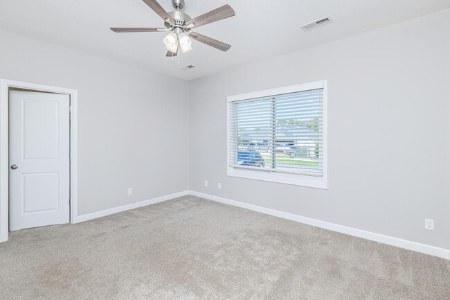 Building Photo - 1805 Mills Dr