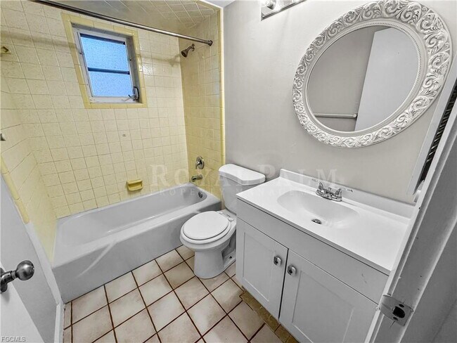 Building Photo - 3 Bed | 2 Bath Home on SE 46th Terrace – Space to Live, Room to Breathe
