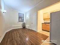 Building Photo - 1 bedroom in CHICAGO IL 60640