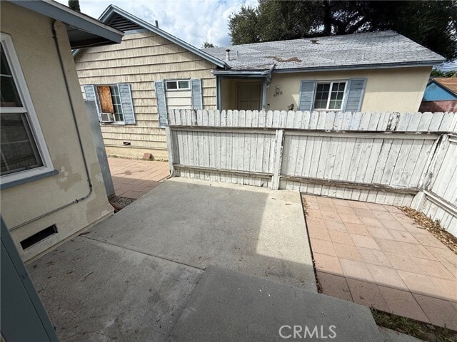 Building Photo - 417 E Walnut Ave