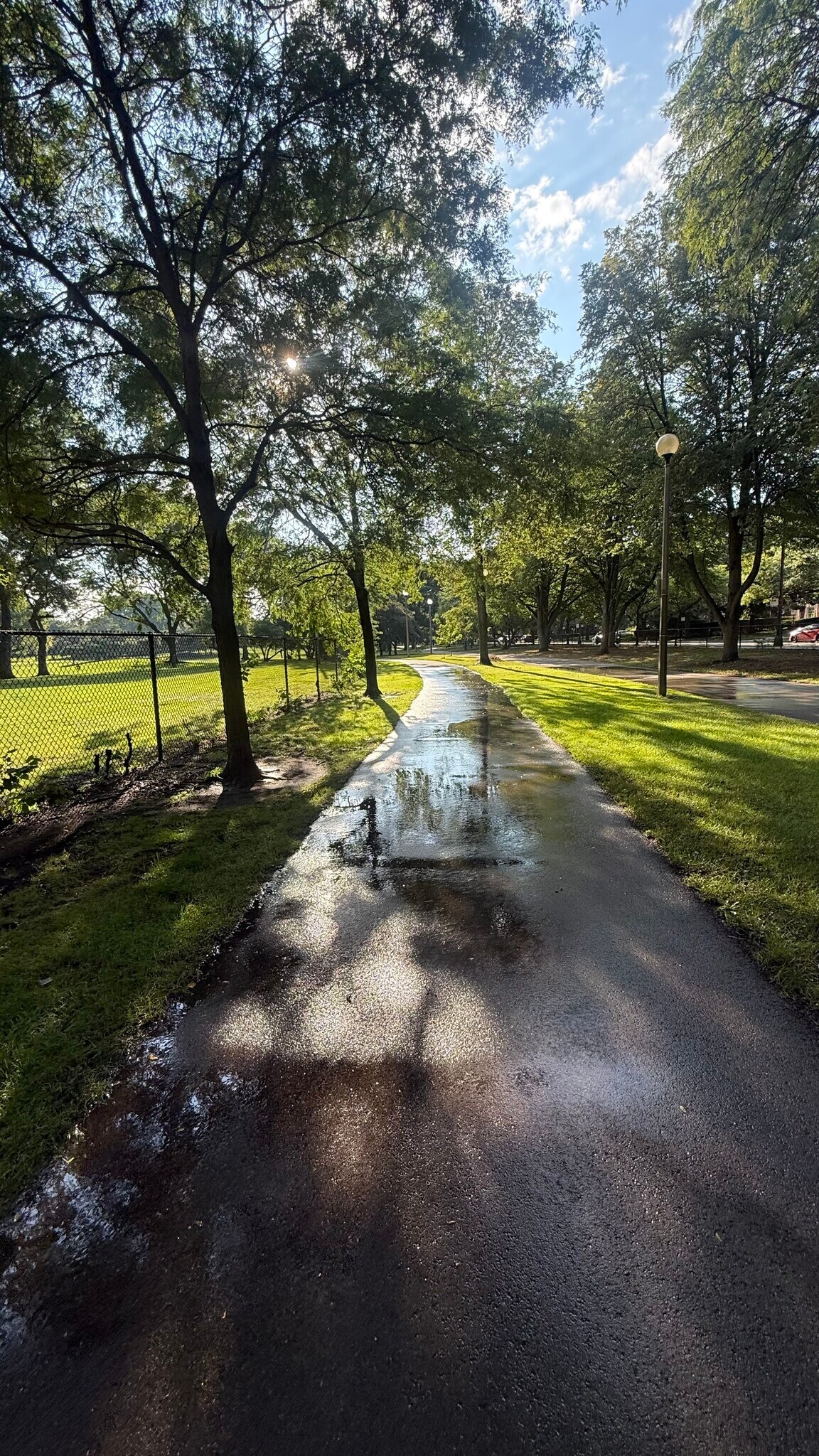 Beautiful walking and running trails - 6423 N Claremont Ave