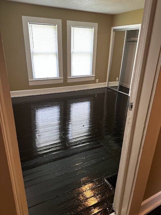 Building Photo - MOVE IN SPECIAL!! FIRST MONTH FREE!