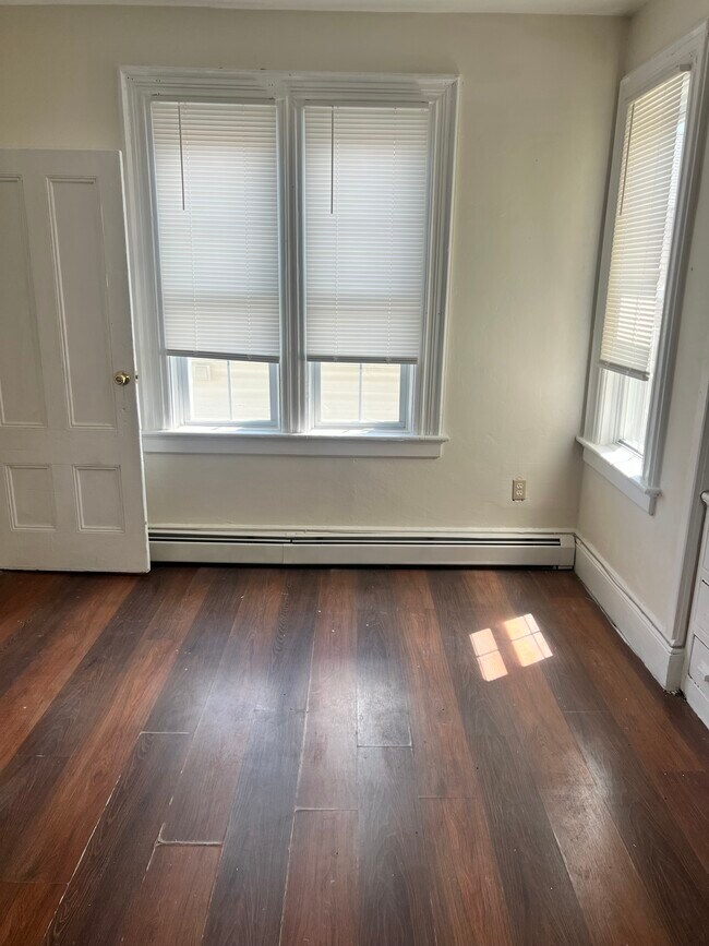 Building Photo - 456 Chalkstone Ave