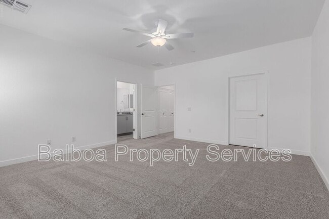 Building Photo - 1318 S 105th Pl