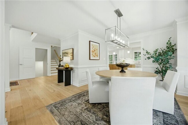 Building Photo - 1390 Tennis Ct Pl