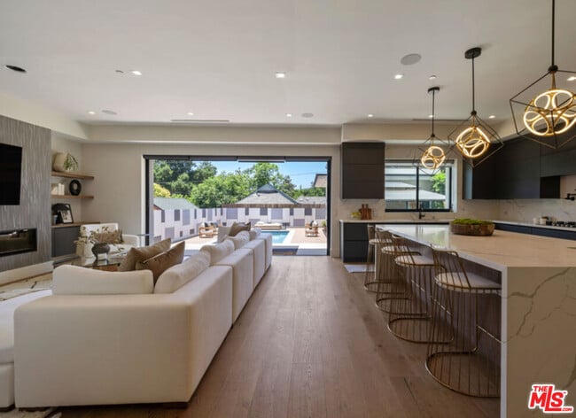 Building Photo - 4299 Elmer Ave