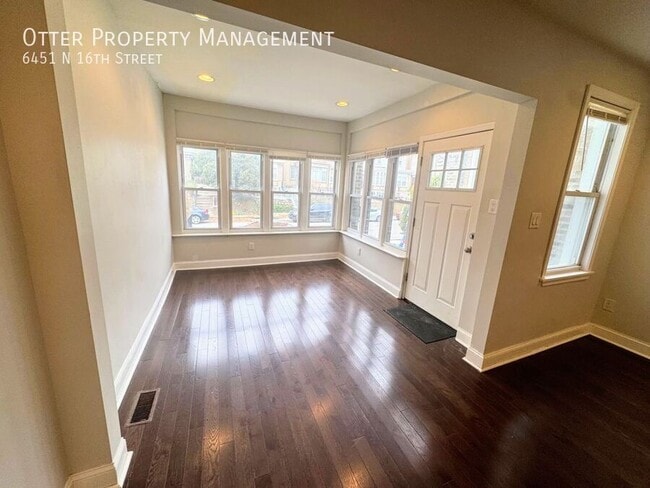 Building Photo - 6451 N 16th St