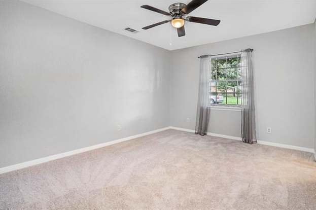 Building Photo - 2913 Ridgedale Dr