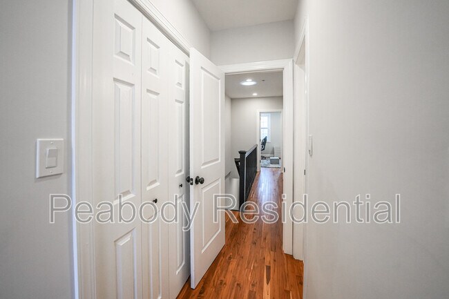 Building Photo - 731 18th St NE