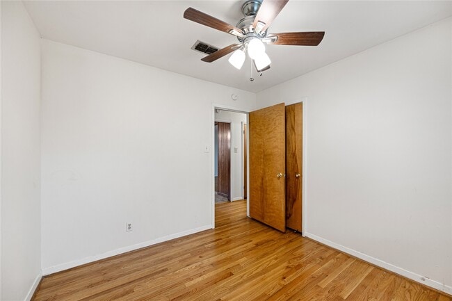 Building Photo - 8110 Bob White Dr