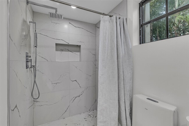 Building Photo - 616 3rd Key Dr