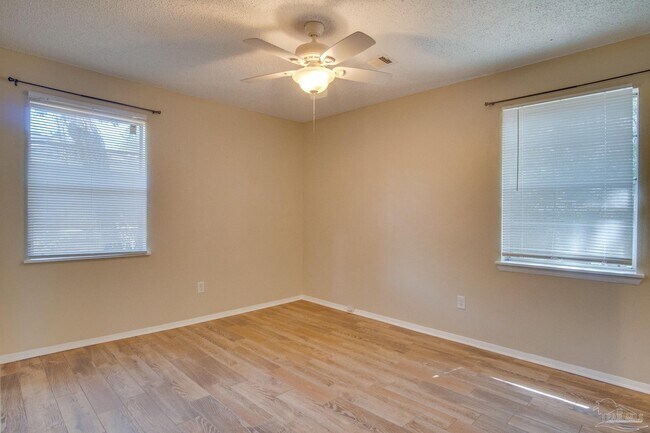 Building Photo - 386 Quigley Rd
