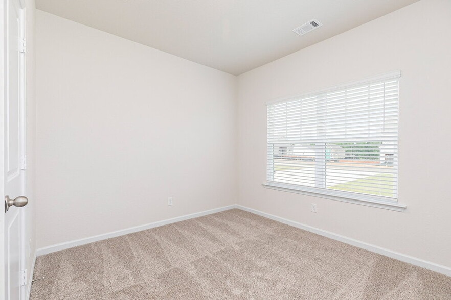 Building Photo - 1412 Sodbuster Dr