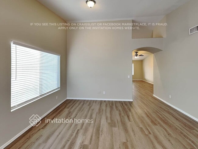 Building Photo - 6453 E Menlo St