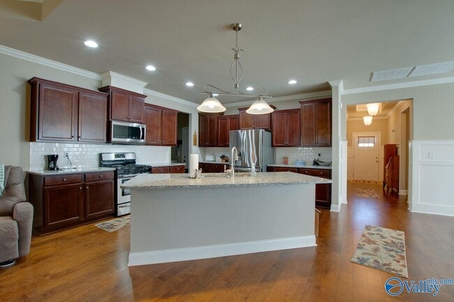 Building Photo - 7206 Lathan Dr SE