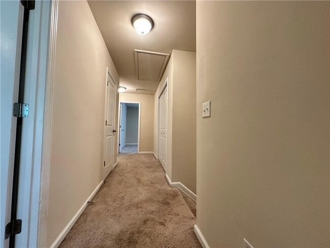 Building Photo - 244 Highland Pointe Cir E