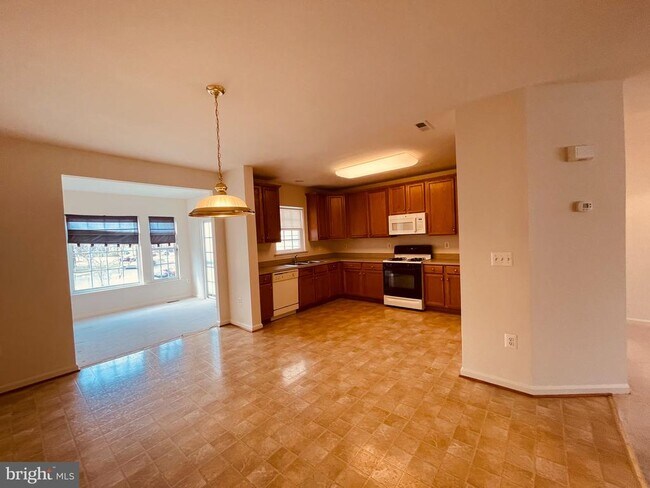 Building Photo - 16802 Sweeney Ln