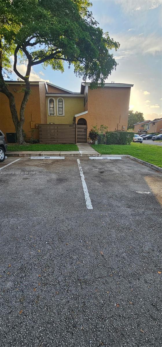 Building Photo - 8033 NW 71st Ct