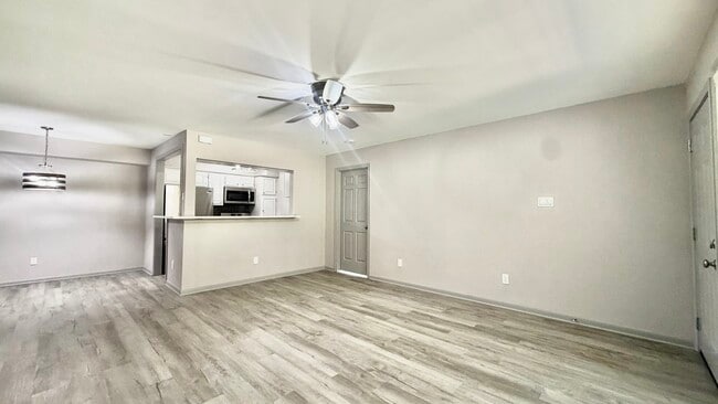 Building Photo - 1311 Antoine Dr