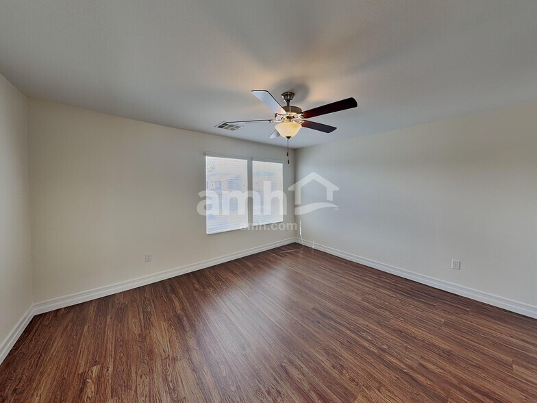 Building Photo - 5824 Petronius St