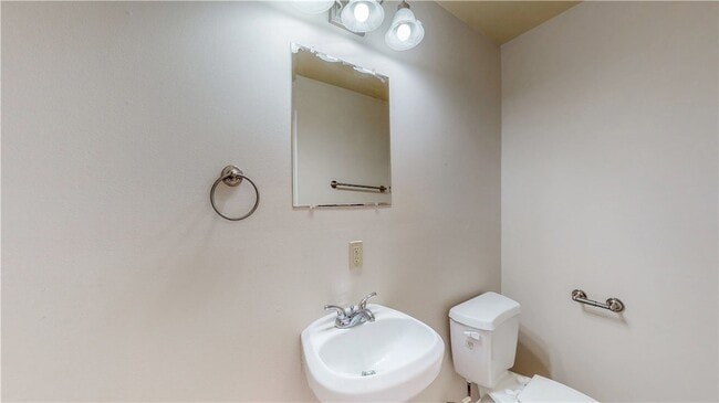 Building Photo - 1407 Lawyer St