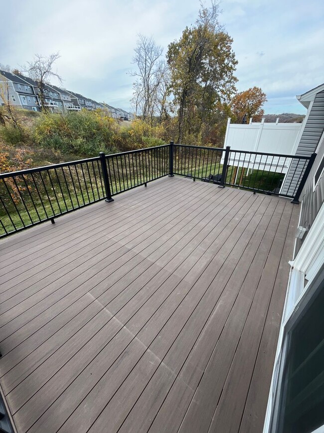 Building Photo - 312 Frances Ln