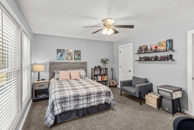Building Photo - 22 Shakespeare Dr