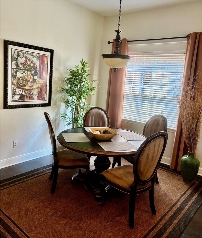 Building Photo - 435 N Rivershire Dr