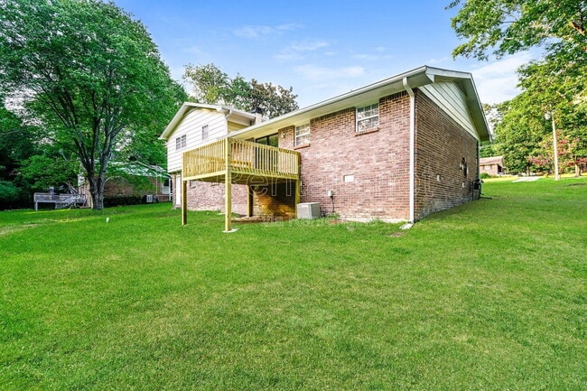 Building Photo - 2807 Hickory Ln