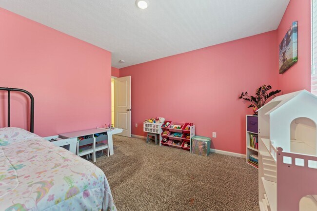 Building Photo - 8609 Warbler Br Wy