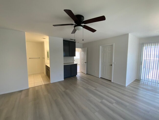 Building Photo - Modern Beach House