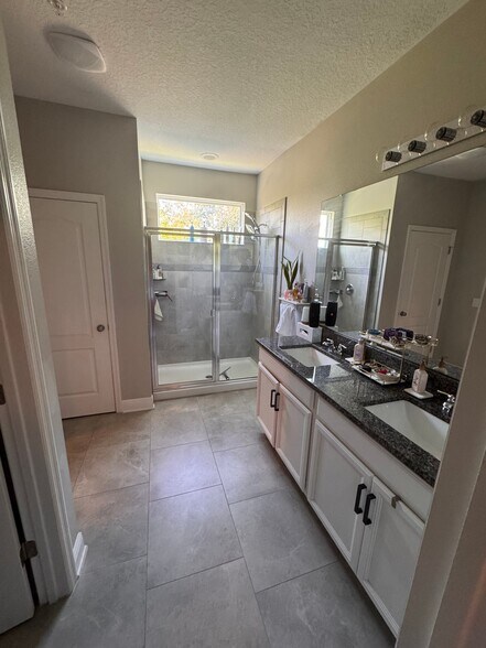 Building Photo - 15254 Sunrise Grove Ct