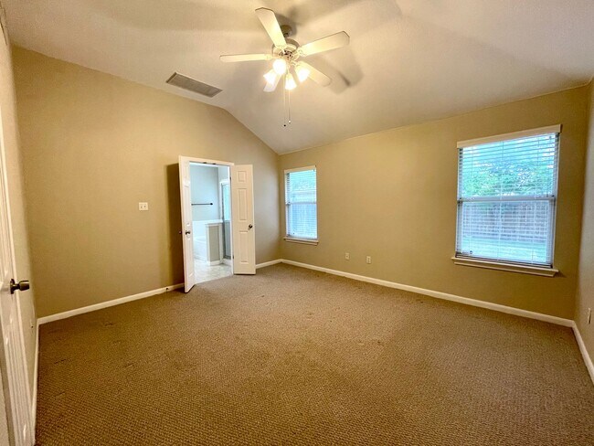 Building Photo - Charming 3-Bedroom Oasis in Round Rock