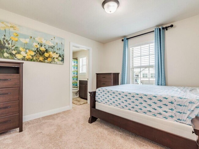 Building Photo - 5720 Viejo Dr