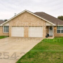 Building Photo - 1720 Aztec Trce