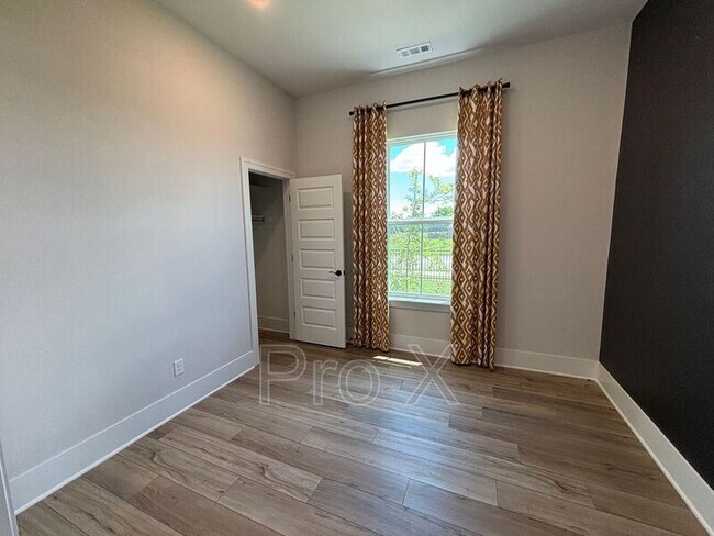 Building Photo - 6704 Autumn Ave