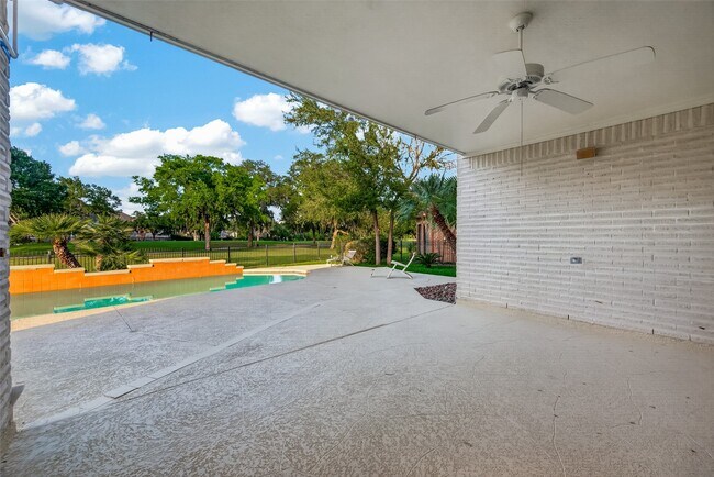 Building Photo - 7203 Timberlake Dr