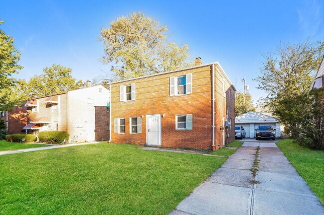 Building Photo - 20231 Crystal Ave