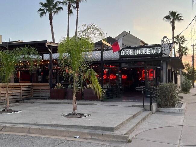 Building Photo - 1111 Shepherd Dr