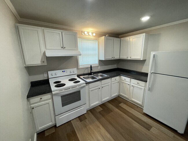 Building Photo - 15675 TX-36