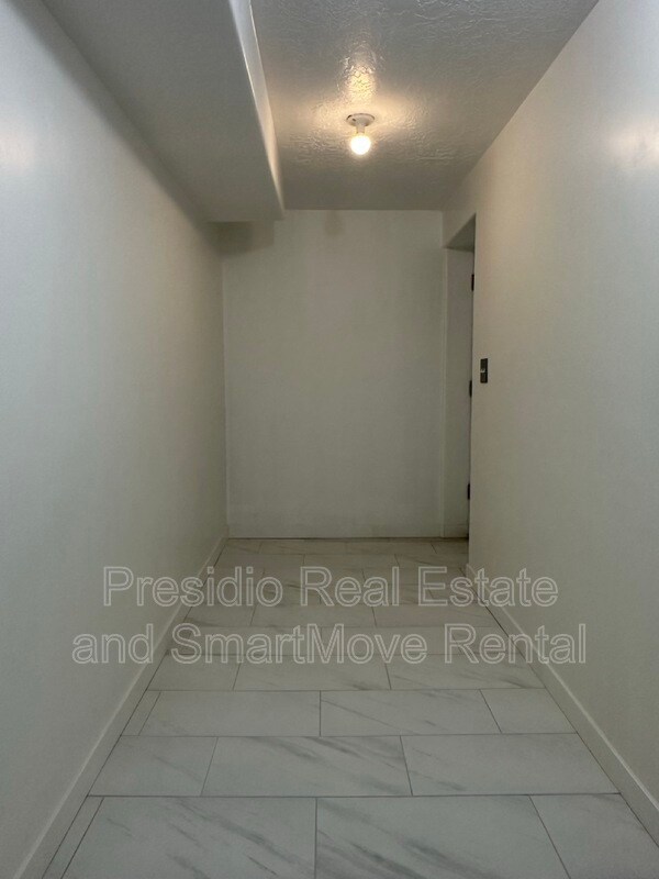 Building Photo - 3408 S Huntington Dr