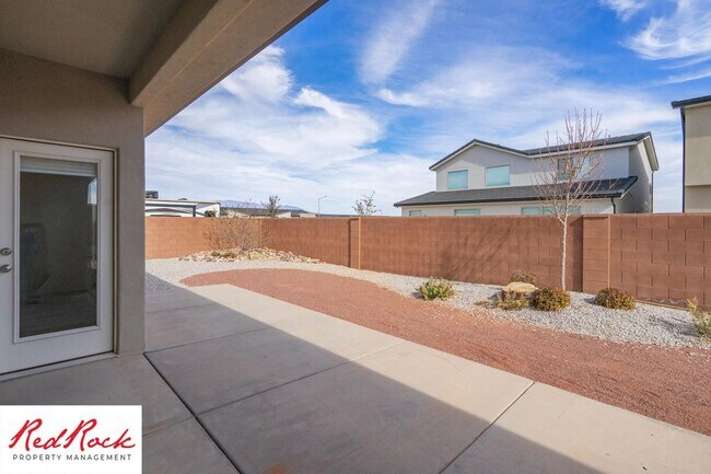 Building Photo - Comfort, Space & Style with a 3-Car Garage Small Dog Friendly!