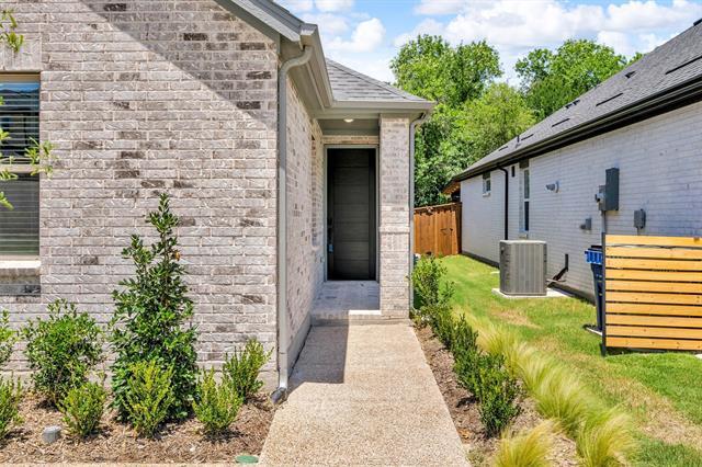 Building Photo - 3609 San Clemente Dr