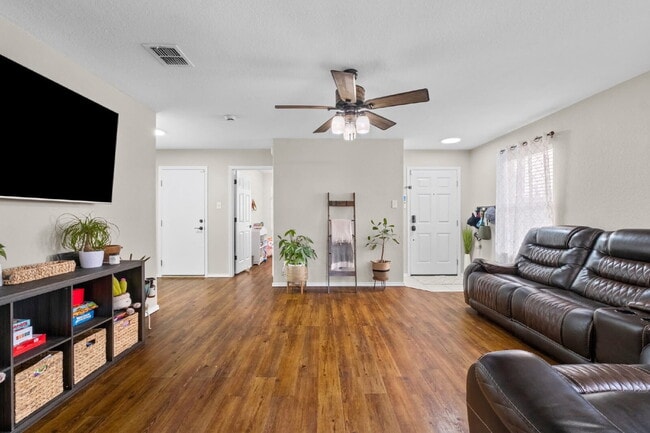 Building Photo - 2 Bedroom, 1 Bath Home on a Cul-de-Sac in Horizon Pointe