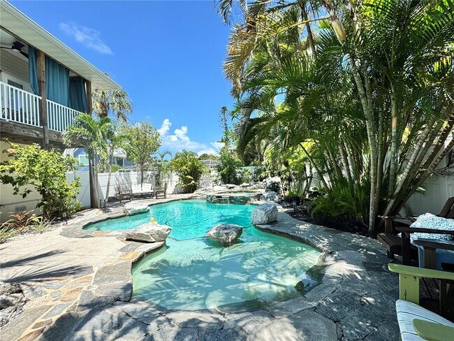 Building Photo - 701 Broadway St